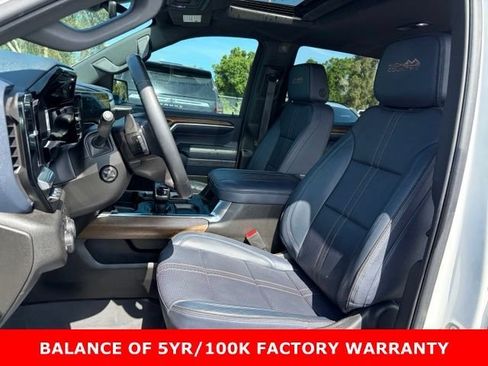 Used 2023 Chevrolet Silverado 1500 High Country w/ High Country Premium Package AWD/4WD image 14