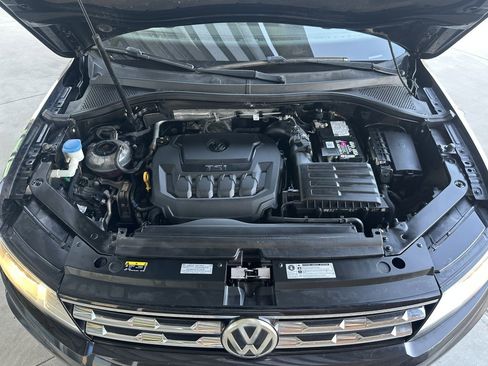 Used 2020 Volkswagen Tiguan S image 39