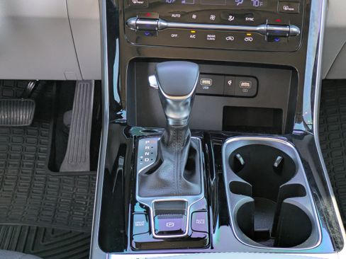 Used 2024 Kia Carnival SX Prestige image 15