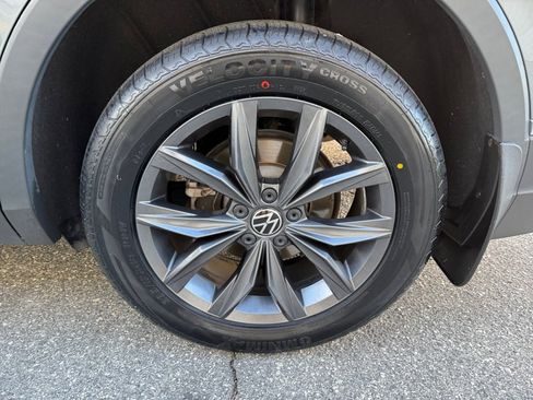 Used 2022 Volkswagen Tiguan SE image 26