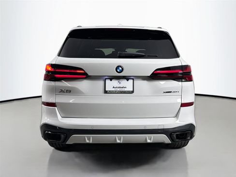 New 2026 BMW X5 xDrive40i w/ M Sport Package AWD/4WD image 7