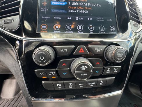 Used 2020 Jeep Grand Cherokee Altitude AWD/4WD image 17