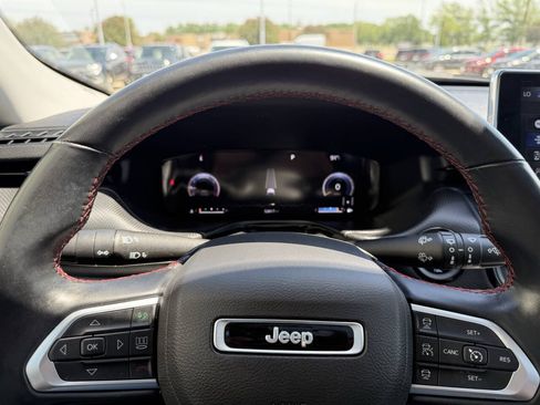 Used 2022 Jeep Compass Trailhawk w/ Trailhawk Elite Group AWD/4WD image 7