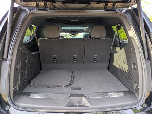 Used 2023 Chevrolet Suburban Z71 w/ Off-Road Capability Package image 34