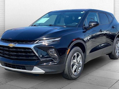 Used 2025 Chevrolet Blazer LT FWD image 11