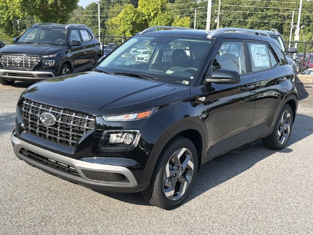 New 2026 Hyundai Venue SEL FWD image 3