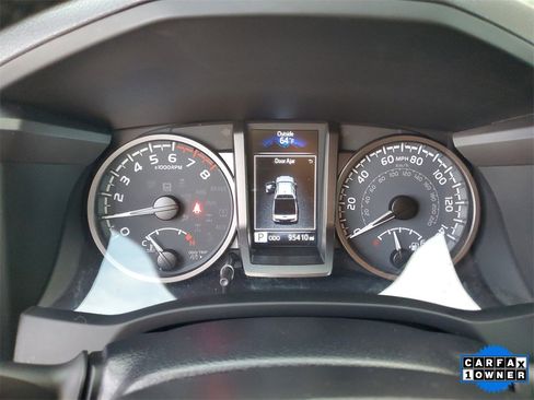 Used 2022 Toyota Tacoma TRD Sport image 25