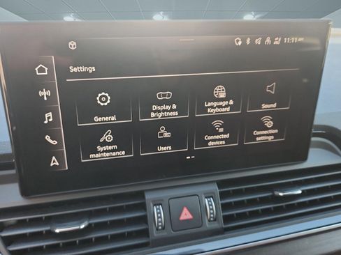 Used 2023 Audi Q5 e Premium Plus w/ Premium Plus Package image 27