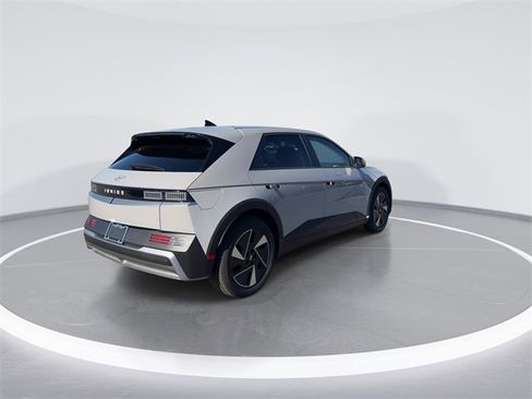 New 2026 Hyundai Ioniq 5 SE image 8