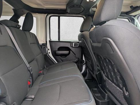 Used 2021 Jeep Wrangler Unlimited Rubicon 4xe image 17