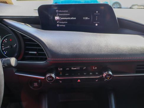 Used 2024 MAZDA MAZDA3 s image 17