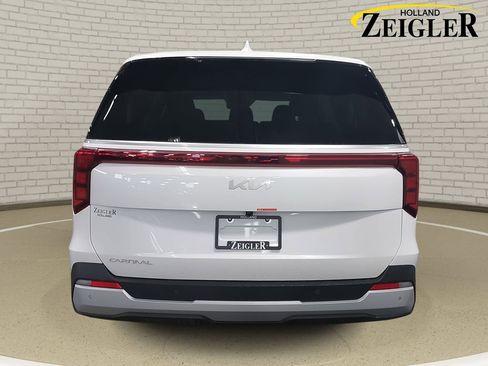 New 2026 Kia Carnival LXS image 6