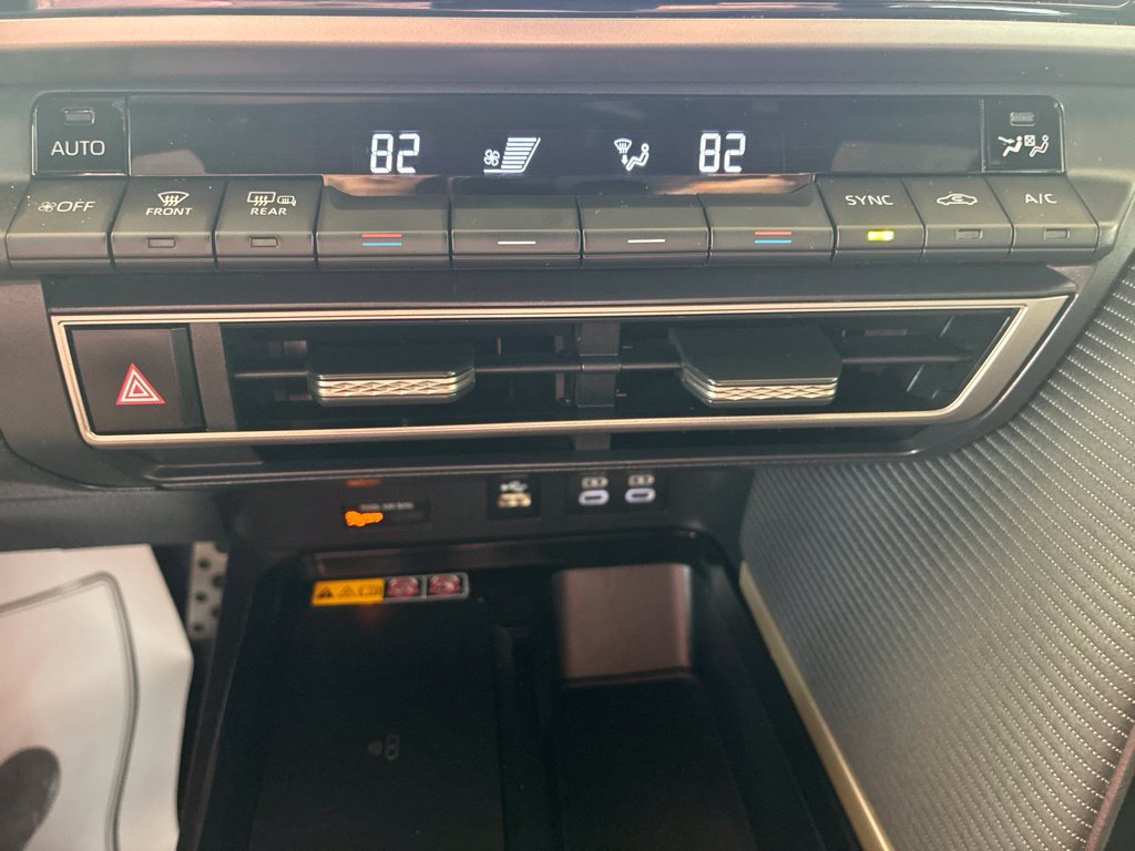 Used 2025 Toyota Camry SE FWD image 50