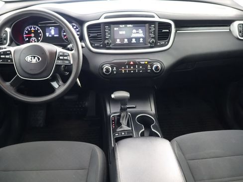 Used 2019 Kia Sorento AWD image 2