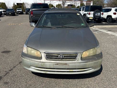 Used 2001 Toyota Camry LE image 2