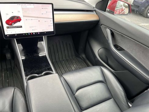 Used 2021 Tesla Model Y Long Range image 12