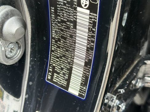 Used 2024 Toyota Corolla LE FWD image 28