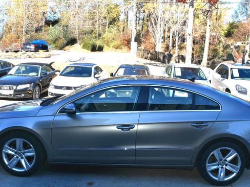 Used 2013 Volkswagen CC Sport image 9