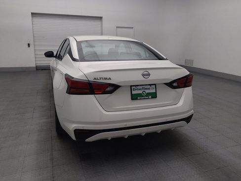 Used 2025 Nissan Altima 2.5 SV FWD image 6