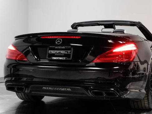 Used 2015 Mercedes-Benz SL 63 AMG w/ Driver Assistance Package image 54