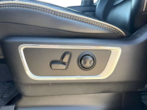 Used 2023 RAM 1500 Laramie AWD/4WD image 21