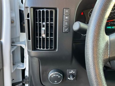 Used 2024 GMC Savana 2500 w/ Driver Convenience Package image 17