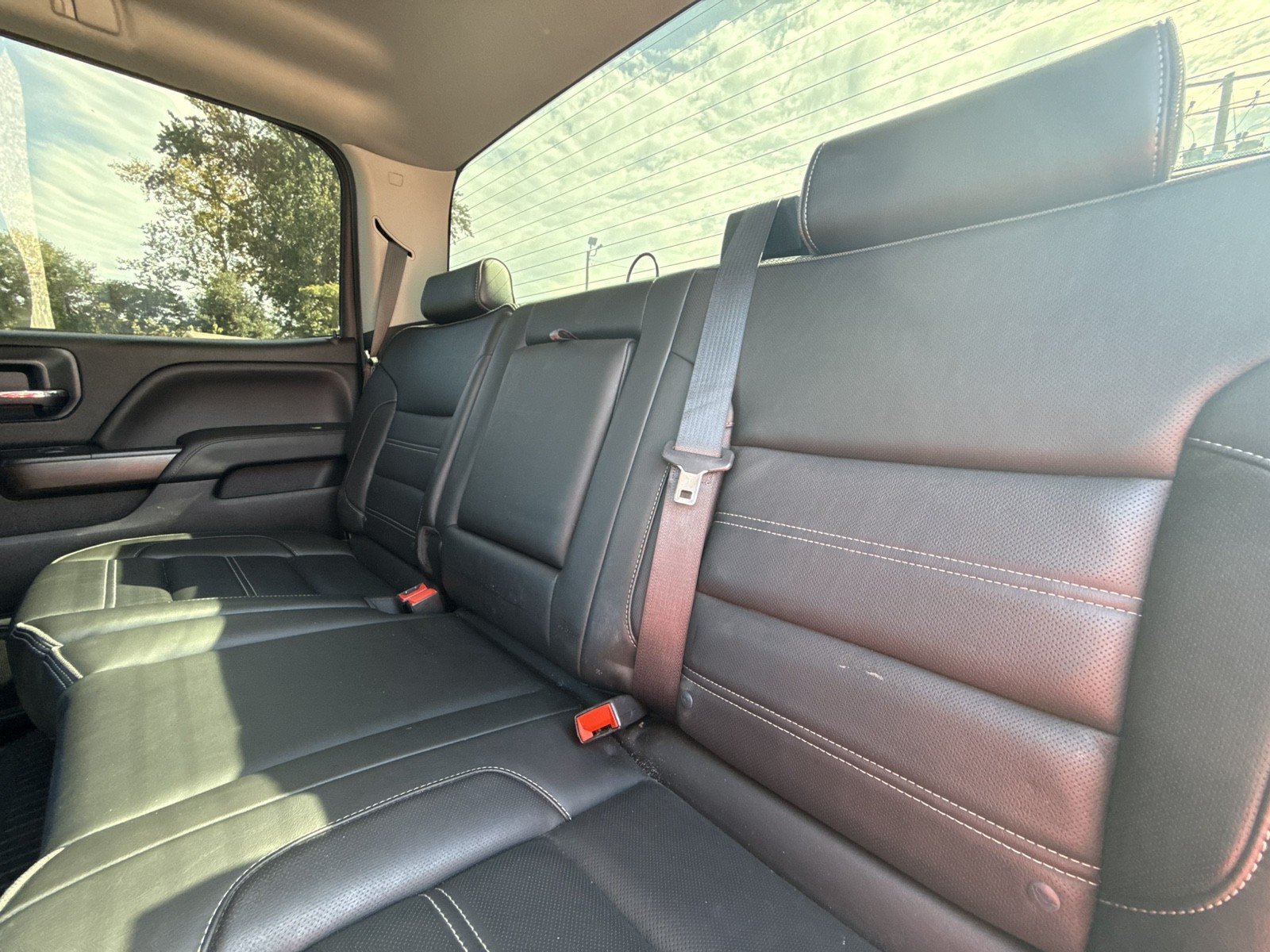 Used 2018 GMC Sierra 2500 Denali w/ Duramax Plus Package AWD/4WD image 24