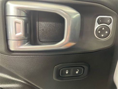 Certified 2024 Jeep Gladiator Rubicon w/ Convenience Group image 13