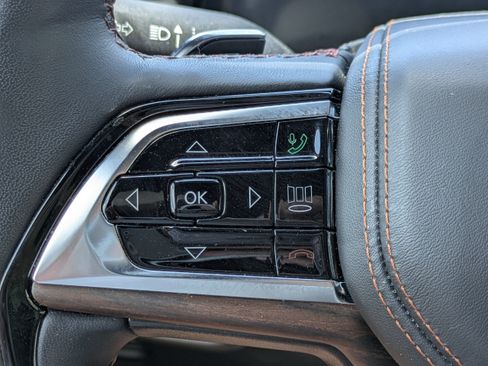 Used 2024 Jeep Grand Cherokee L Summit AWD/4WD image 21