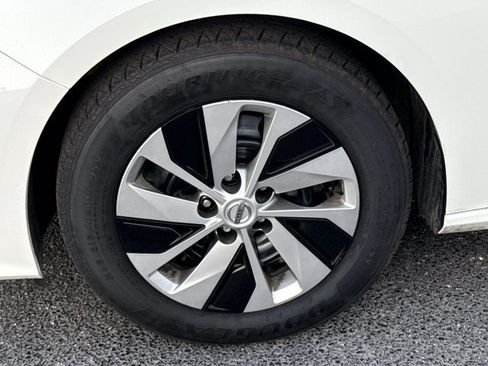 Used 2020 Nissan Altima 2.5 S FWD image 13