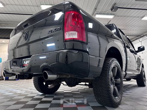 Used 2016 RAM 1500 Express w/ Black Ram 1500 Express Group AWD/4WD image 19