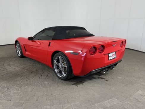 Used 2013 Chevrolet Corvette Convertible w/ 3LT Preferred Equipment Group image 18