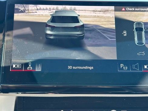 Used 2024 Audi Q8 e-tron Prestige image 30