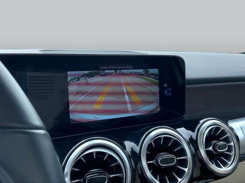 Used 2023 Mercedes-Benz GLB 250 image 29