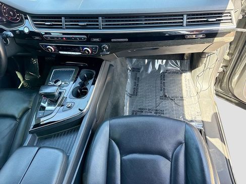 Used 2018 Audi Q7 3.0T Premium Plus w/ Premium Plus Package AWD/4WD image 18