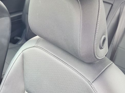 Used 2019 Volkswagen Tiguan S FWD image 15