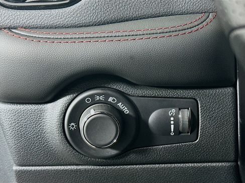 Used 2025 Dodge Durango GT AWD/4WD image 17