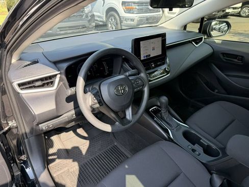 Used 2026 Toyota Corolla LE FWD image 3