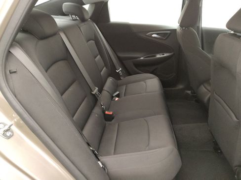 Used 2025 Chevrolet Malibu LS FWD image 19