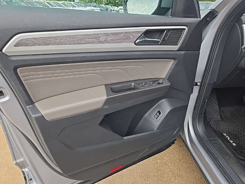 Used 2022 Volkswagen Atlas Cross Sport SE AWD/4WD image 31