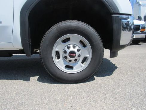 Certified 2025 GMC Sierra 2500 Pro w/ 1SA Pro Safety Plus Package AWD/4WD image 6
