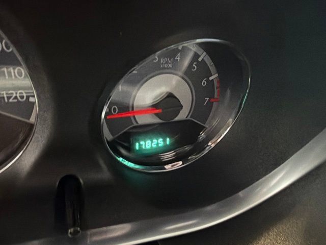 Used 2012 Chrysler 200 Touring FWD image 9
