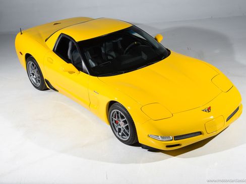 Used 2001 Chevrolet Corvette Z06 w/ Memory Pkg image 8