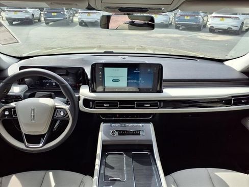 New 2026 Lincoln Aviator 2WD image 10