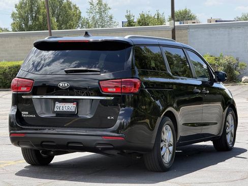 Used 2020 Kia Sedona EX FWD image 5