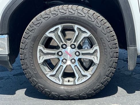 Used 2025 GMC Sierra 1500 SLT AWD/4WD image 43