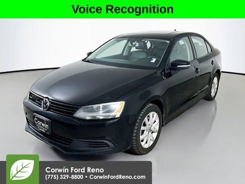Used 2011 Volkswagen Jetta SE FWD image 3