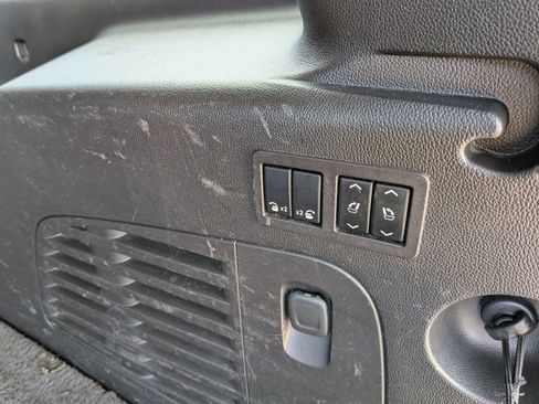 Used 2017 Chevrolet Suburban Premier image 42