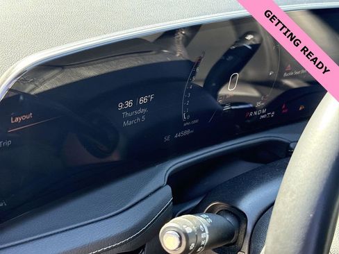 Used 2024 Cadillac XT4 Premium Luxury image 10