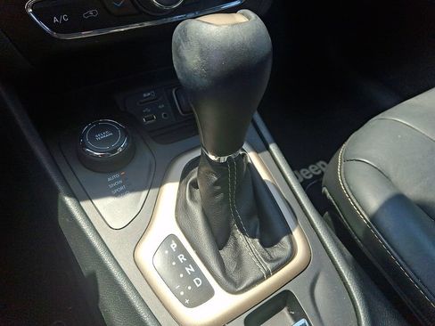 Used 2016 Jeep Cherokee Limited AWD/4WD image 16